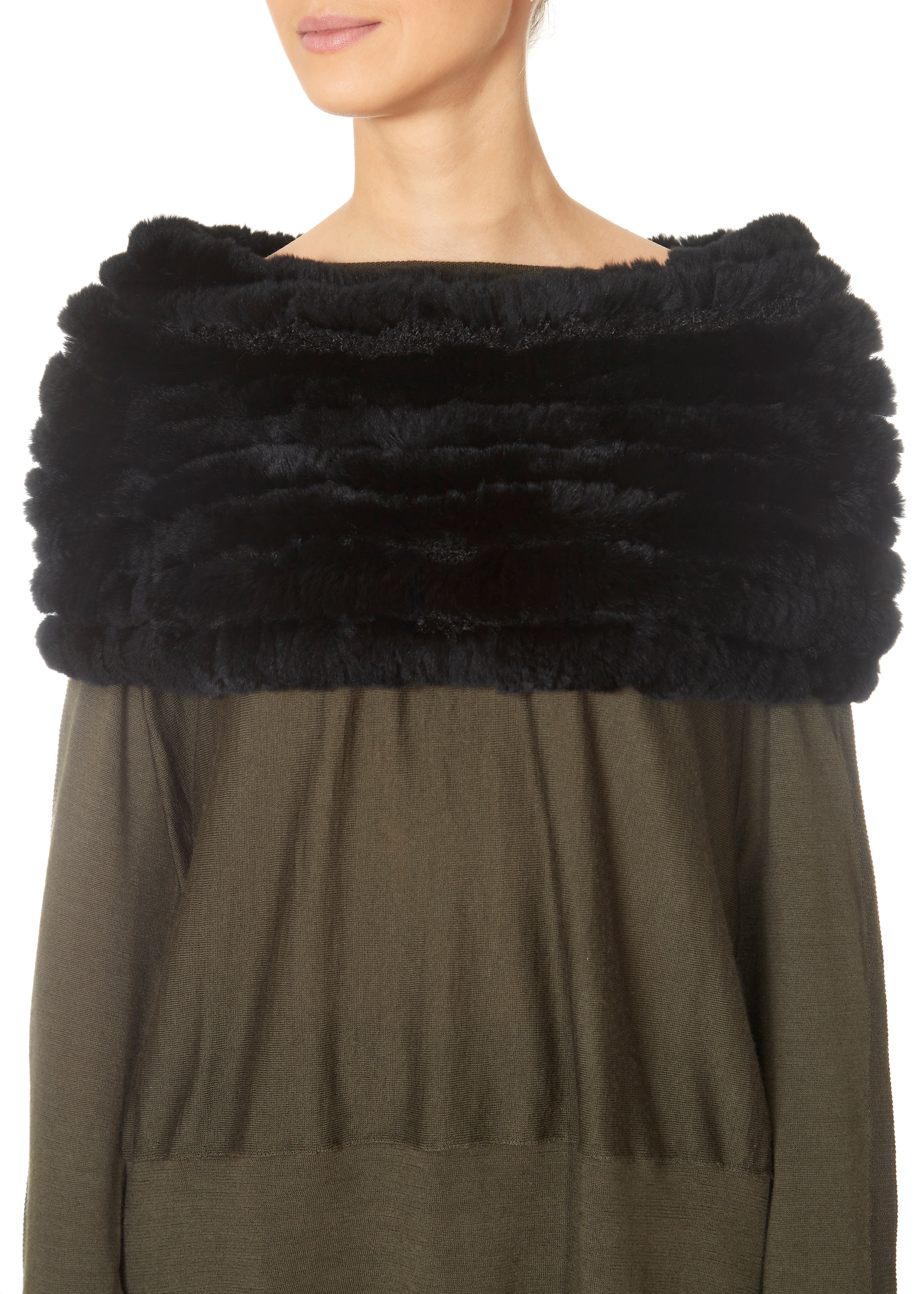 black fluffy snood